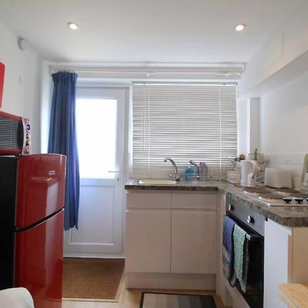 Pebbles Apartment By Air Premier Seaford Exterior photo